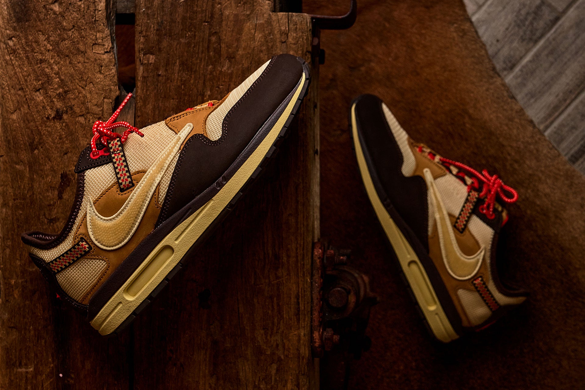 Travis Scott x Air Max 1 Giveaway â Reshoevn8r