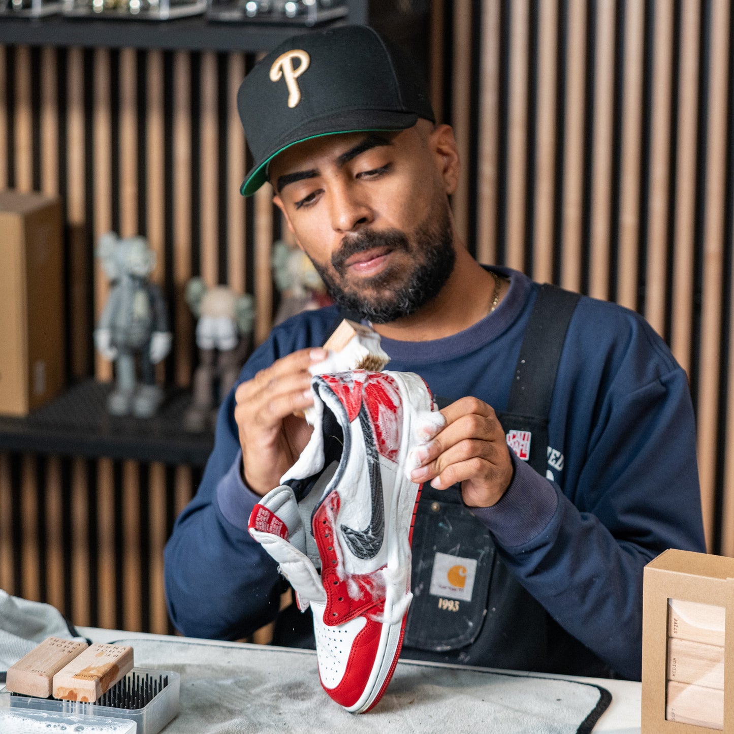 ESSENTIAL SHOE CLEANING KIT