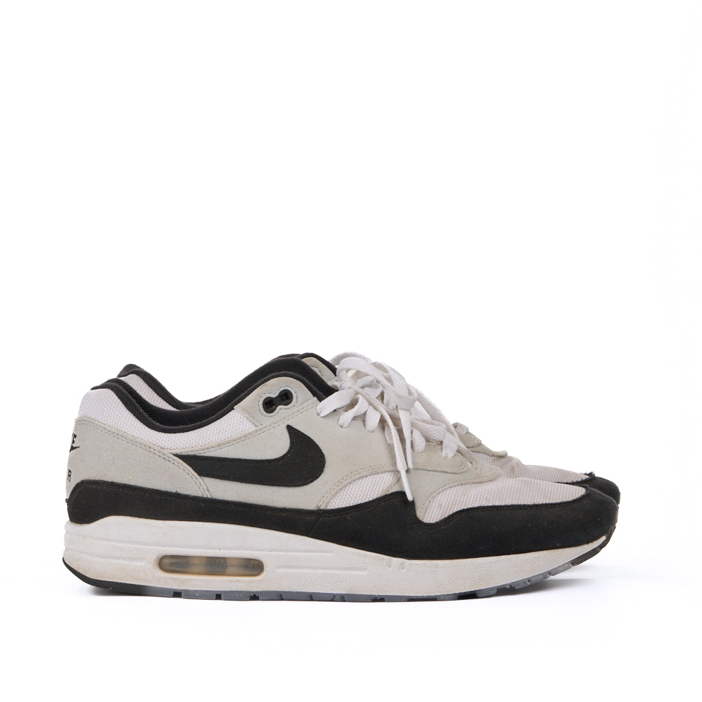 Nike Air Max 1 White Black Pure Platinum Size 11.5 Used