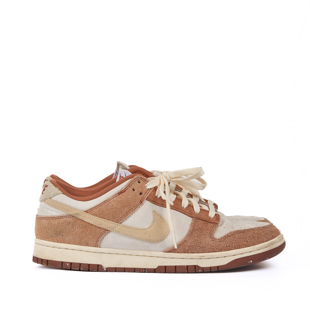 Nike Dunk Low Medium Curry Size 11 Used