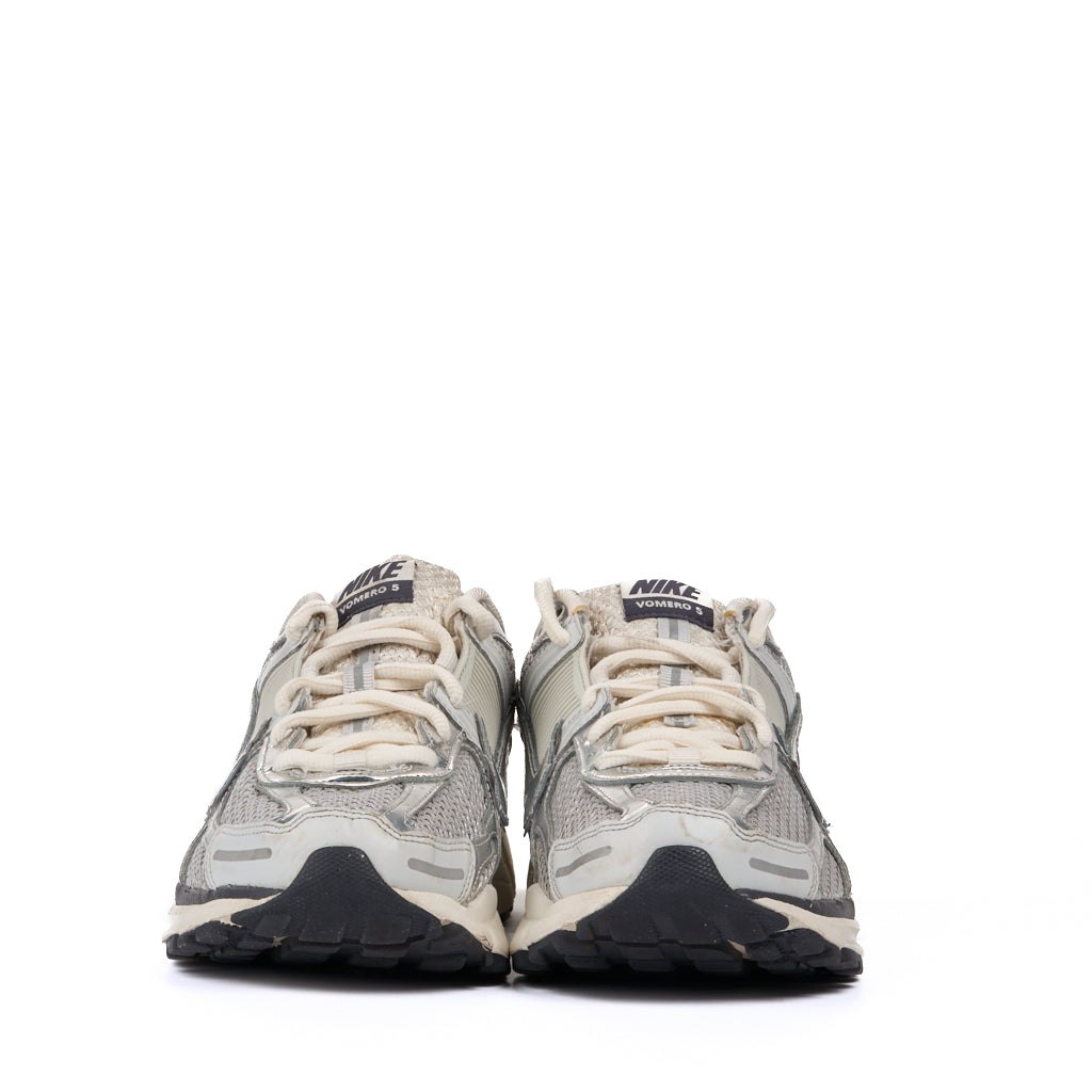 Nike Zoom Vomero 5 Photon Dust and Metallic Silver Size 9 Used