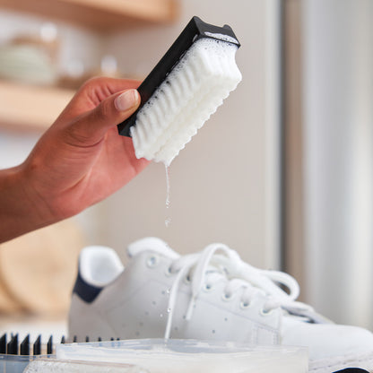 TRAVEL SNEAKER CLEANING KIT