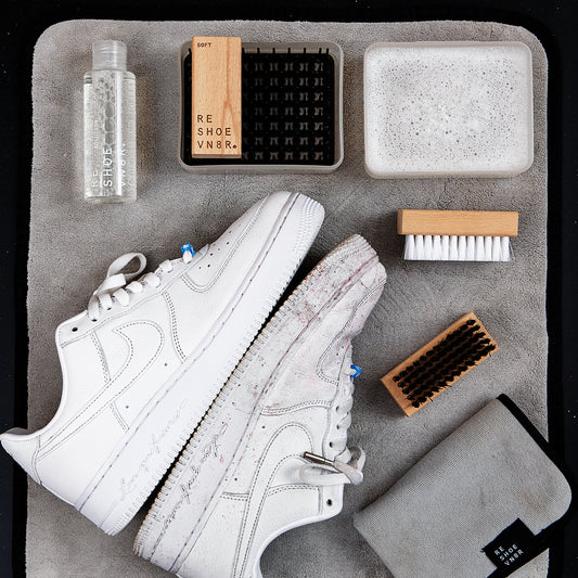 ESSENTIAL SHOE CLEANING KIT