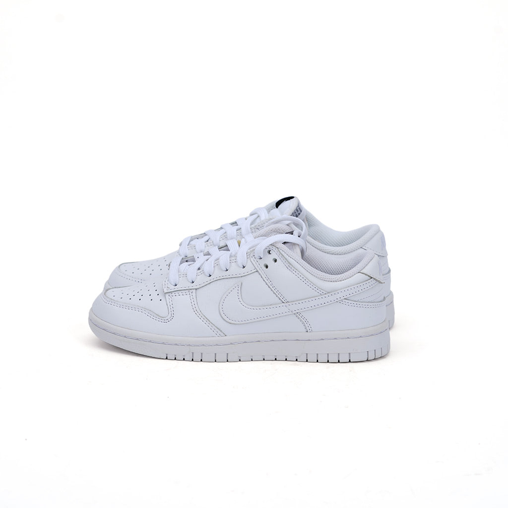 Nike Dunk triple White Size 5.5 New